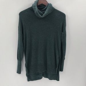 Tahari Pure Luxe Turtleneck Cashmere Sweater Blue Teal. 100% cashmere.